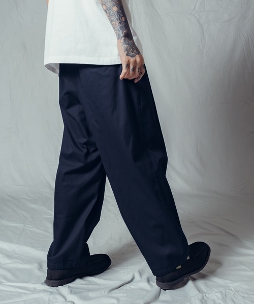 Subciety(サブサエティ)の「2tack wide balloon pants(チノパンツ・メンズ・ナチュラル/ダークネイビー/ブラック/オフホワイト・マルチサイズ)」の14枚目の写真