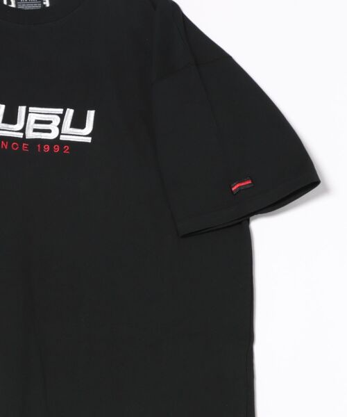 FUBU（ フブ）の「FUBU フブ ブランド ロゴ 刺繍 アメカジ クルーネック オマージュ 半袖 Tシャツ ティーシャツ（Tシャツ/カットソー・メンズ・ホワイト/ブラック/イエロー・M/L/XL/XXL）」の10枚目の写真