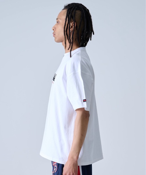 FUBU（ フブ）の「FUBU フブ ブランド ロゴ 刺繍 アメカジ クルーネック オマージュ 半袖 Tシャツ ティーシャツ（Tシャツ/カットソー・メンズ・ホワイト/ブラック/イエロー・M/L/XL/XXL）」の12枚目の写真