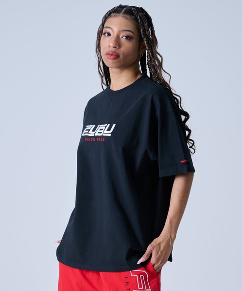 FUBU（ フブ）の「FUBU フブ ブランド ロゴ 刺繍 アメカジ クルーネック オマージュ 半袖 Tシャツ ティーシャツ（Tシャツ/カットソー・メンズ・ホワイト/ブラック/イエロー・M/L/XL/XXL）」の22枚目の写真