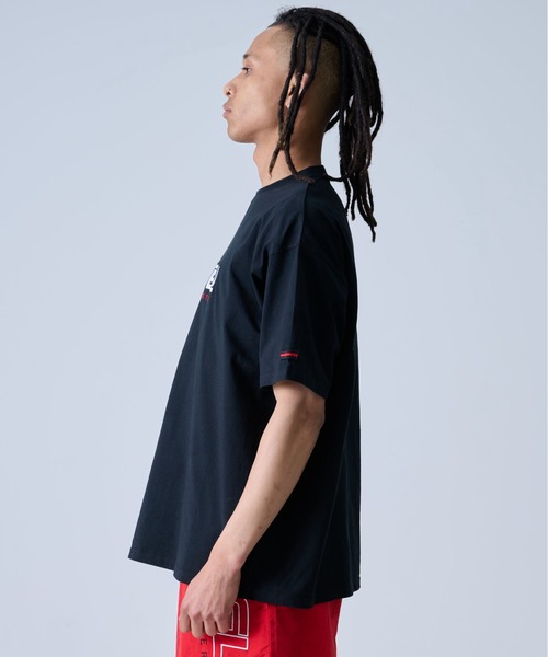 FUBU（ フブ）の「FUBU フブ ブランド ロゴ 刺繍 アメカジ クルーネック オマージュ 半袖 Tシャツ ティーシャツ（Tシャツ/カットソー・メンズ・ホワイト/ブラック/イエロー・M/L/XL/XXL）」の18枚目の写真