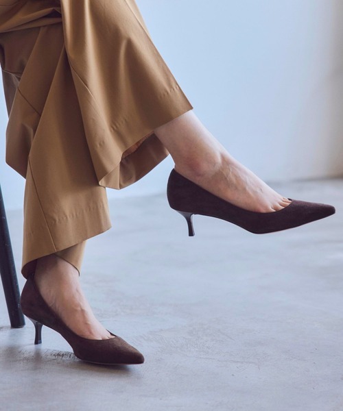 ALUNE（アルネ）の「スティレットローヒールポインテッドﾊﾟﾝﾌﾟｽ（パンプス・レディース・グレイッシュベージュ/パイソン/ブラック系その他/ゴールド/ブラック/ダークブラウン/ネイビー・22.5cm/23cm/23.5cm/24cm/24.5cm）」の4枚目の写真