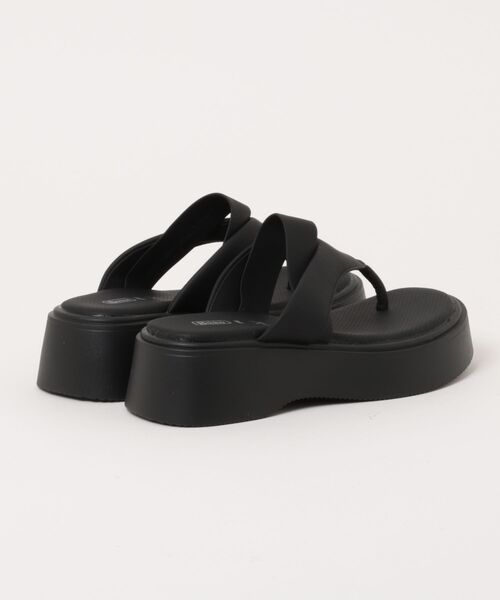 shoes365(シューズスリーシックスファイヴ)の「【shoes 365】厚底トングサンダル (SS)(サンダル・レディース・オフホワイト/ブラック・25.0cm/24.5cm/24.0cm/23.5cm/23.0cm/22.5cm)」の9枚目の写真