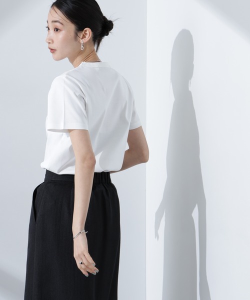 NANO universe(ナノユニバース)の「Anti SmellスムースシルケットクルーネックTシャツ(Tシャツ/カットソー・レディース・ベージュ/ホワイト/ブラック・FREE)」の14枚目の写真