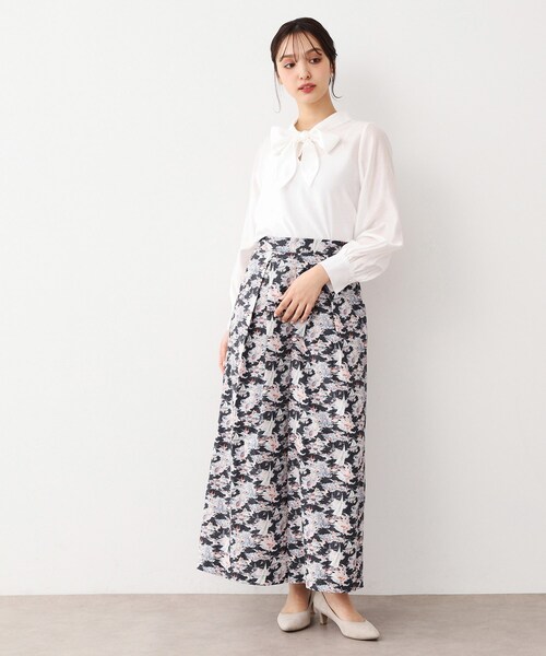 LAURA ASHLEY(ローラアシュレイ)の「【WEB限定/M-LL3サイズ/コットン100%/上下セット/洗える】リヴィエラ柄 セットアップ(セットアップ・レディース・ネイビー系・42/38/40)」の6枚目の写真