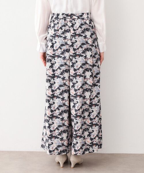 LAURA ASHLEY(ローラアシュレイ)の「【WEB限定/M-LL3サイズ/コットン100%/上下セット/洗える】リヴィエラ柄 セットアップ(セットアップ・レディース・ネイビー系・42/38/40)」の16枚目の写真
