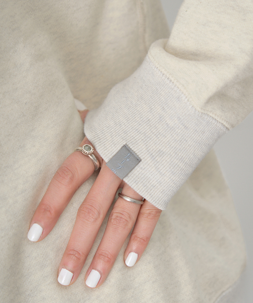 IENA（イエナ）の「LOOPWHEELER for LOWERCASE 別注 ライトツリウラケ ルーズフィットスウェット（スウェット・レディース・グレー/アイボリー・FREE）」の17枚目の写真