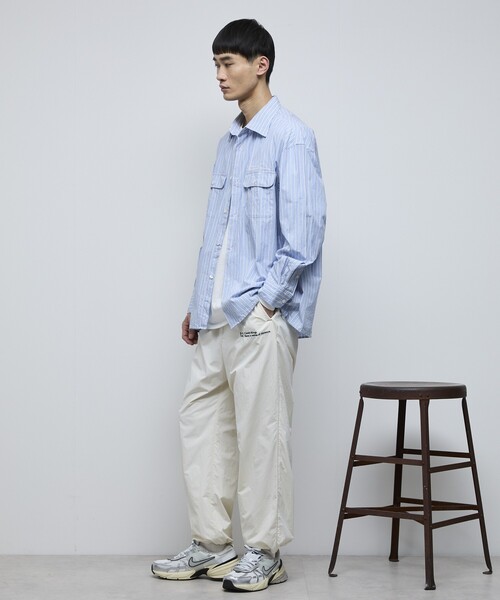 Firsthand（ファーストハンド）の「MA Firsthand/マ ファーストハンド BASICロゴ刺繍 オーバーサイズ ブロードワークシャツ ストライプ / レギュラーカラーシャツ / ダブルポケット 長袖シャツ（シャツ/ブラウス・メンズ・サックスブルー/ホワイト・L/M/MEDIUM/LARGE）」の14枚目の写真