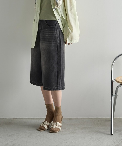 THE YOn（ザヨン）の「ガウチョデニムパンツ（デニムパンツ・レディース・ブラック/ライトブルー・M/S）」の6枚目の写真