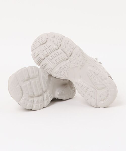 Reebok(リーボック)の「【Reebok 】INSTAPUMP FURY SANDAL ZIP (リーボック インスタポンプフューリー サンダル ジップ)100251110/100251111/100251112/100251113(サンダル・レディース・ブラック×ホワイト/ホワイト/ブラック×ブラック/ライトグレー・24.0cm/23.0cm/25.0cm)」の6枚目の写真