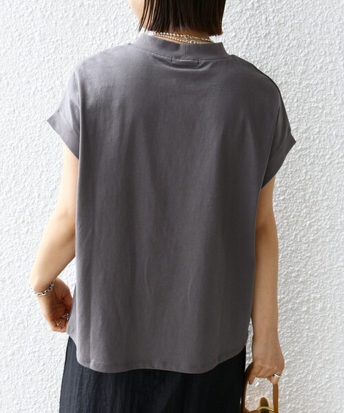 SHIPS(シップス)の「【WEB限定】フラワー モチーフ クルーネック TEE(Tシャツ/カットソー・レディース・ベージュ/オフホワイト/チャコールグレー・ONE SIZE)」の16枚目の写真