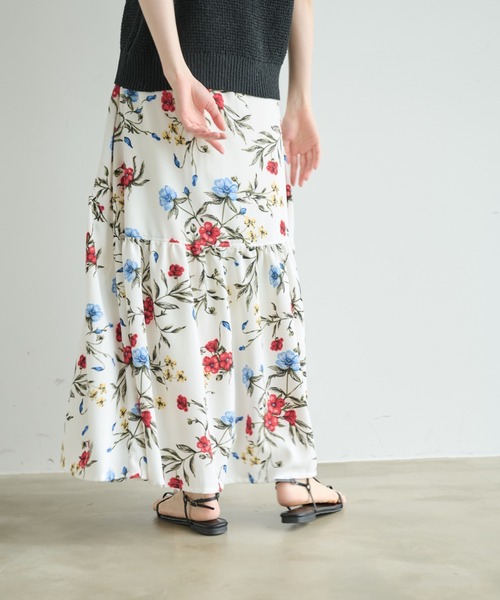 Shelly island（シェリーアイランド）の「フラワープリントティアードスカート（スカート・レディース・ホワイト/ブラック・FREE）」の21枚目の写真