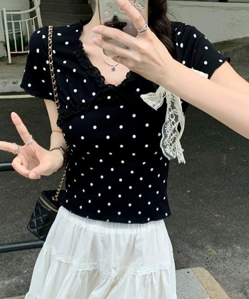 gossip！ロサンゼルス（ゴシップロサンゼルス）の「Y2K ドットレース VネックTシャツ（Tシャツ/カットソー・レディース・ブラック・FREE）」の7枚目の写真