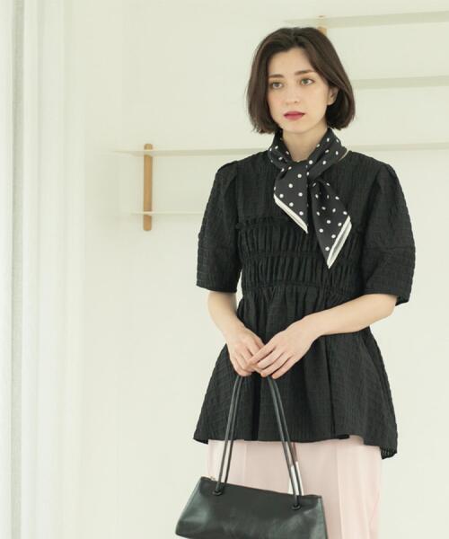 OPAQUE.CLIP（オペークドットクリップ）の「シャーリングペプラムブラウス【洗濯機洗い可】（シャツ/ブラウス・レディース・ホワイト/ブラック/ブルー・38/40/42）」の19枚目の写真