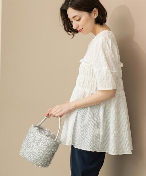 OPAQUE.CLIP（オペークドットクリップ）の「シャーリングペプラムブラウス【洗濯機洗い可】（シャツ/ブラウス・レディース・ホワイト/ブラック/ブルー・38/40/42）」の4枚目の写真