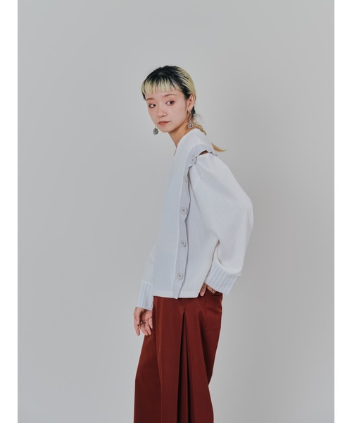 DOLLUPOOPS（ドールアップウップス）の「ショルダーオープンワッフルニットライクトップス（Tシャツ/カットソー・レディース・チャコール/ブルー/オフホワイト・38）」の4枚目の写真