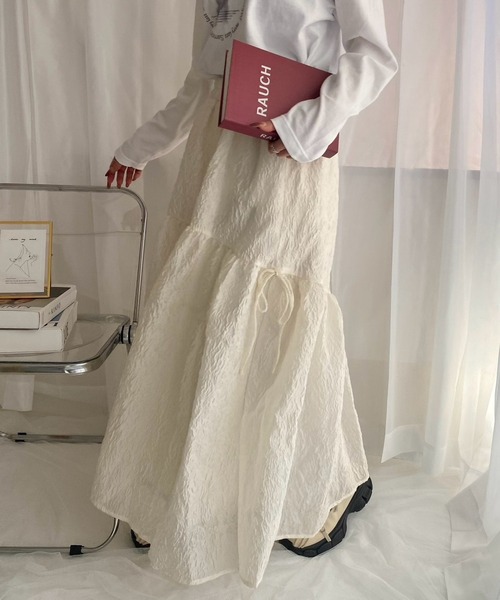 bow.a ジャガードトップス　ホワイト　シアースカート　2点 bow.a ジャガードトップス ホワイト シアースカート 2点 bow.a