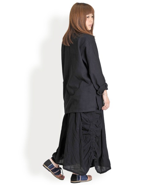 MARAI(マーライ)の「ぐるりん柄 キーネック 長袖プルオーバー(Tシャツ/カットソー・レディース・ブラウン/ブラック/レンガ・FREE)」の5枚目の写真