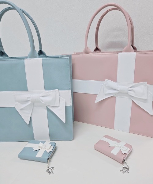 lilLilly(リルリリー)の「プレゼントボックスレザーウォレット(財布・レディース・ブラック/ブルー/ホワイト・FREE)」の7枚目の写真