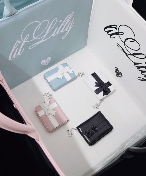 lilLilly(リルリリー)の「プレゼントボックスレザーウォレット(財布・レディース・ブラック/ブルー/ホワイト・FREE)」の9枚目の写真