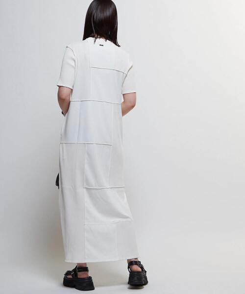 CONVERSE TOKYO(コンバーストウキョウ)の「【HL】PATCHWORK RIB DRESS(ワンピース・レディース・ホワイト/キャメル/ブラック/ブルー・FREE)」の11枚目の写真