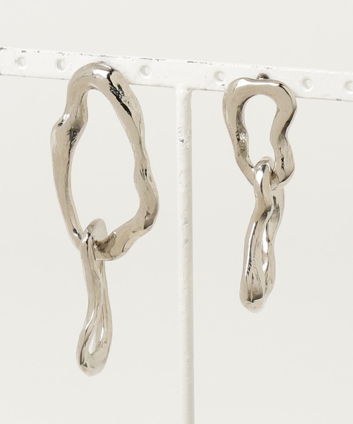 RUMCHE(ラムシェ)の「Bumpy Pierced Earrings / バンピーピアス(ピアス(両耳用)・レディース・シルバー/ゴールド・FREE)」の3枚目の写真