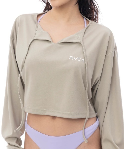 RVCA（ルーカ）の「【RVCA/ルーカ】25SS MINI RVCA UTILITY LS/水陸両用ショート丈(短丈)吸水速乾UVケア長袖ラッシュガード・サーフT(水着)（ラッシュガード・レディース・ベージュ・MEDIUM）」の6枚目の写真