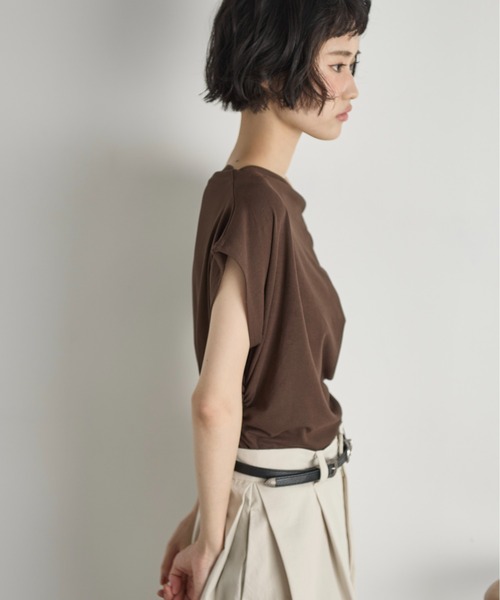 THE YOn（ザヨン）の「ギャザードレープオフショルTシャツ（Tシャツ/カットソー・レディース・アイボリー/ブラック/ブラウン・FREE）」の7枚目の写真