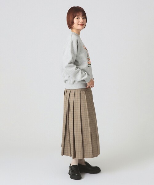CHARI&CO（チャリアンドコー）の「【別注】CHARI&CO / TO BEAR MOUNTAIN CREWNECK SWEAT（スウェット・レディース・ブラック/グレー・ONE SIZE）」の4枚目の写真