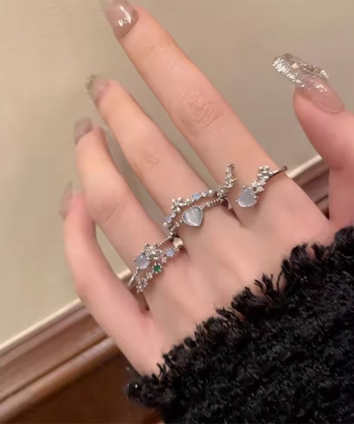 Mayree(メイリー)の「【urge select】Y2K アイスブルー リング【3個セット】(リング・レディース・シルバー・FREE)」の1枚目の写真