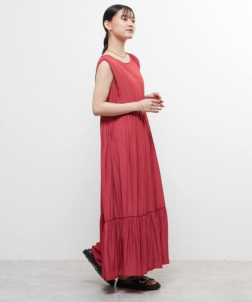 SOFFITTO(ソフィット)の「ボートネックギャザーティアードワンピース(ワンピース・レディース・ネイビー/チェリーピンク・M/S)」の11枚目の写真