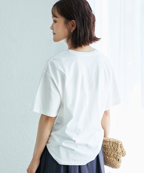 le.coeur blanc（ルクールブラン）の「《手洗い可能》RIDES DANS L'EAUロゴTシャツ（Tシャツ/カットソー・レディース・オフホワイト/ブラウン/ライトグリーン/ダークグレー・38）」の13枚目の写真