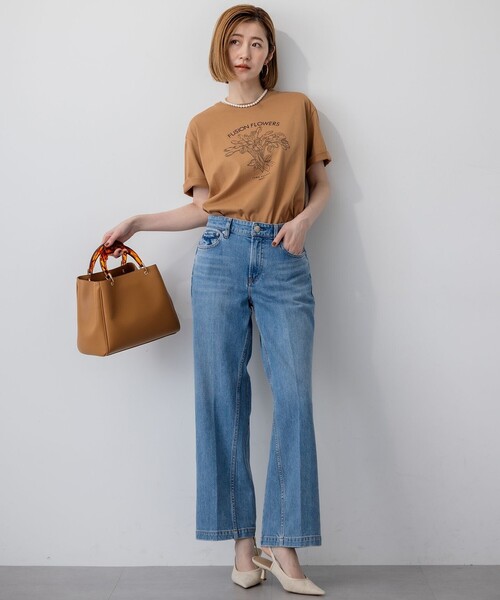 23区 L(ニジュウサンクオオキイサイズ)の「【洗える】JANE PACKERコラボ フラワー刺繍 Tシャツ(Tシャツ/カットソー・レディース・ホワイト系/グレー系/黄土色系/モスグリーン系・44/46)」の6枚目の写真