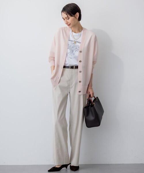 23区 L(ニジュウサンクオオキイサイズ)の「【洗える】JANE PACKERコラボ フラワー刺繍 Tシャツ(Tシャツ/カットソー・レディース・ホワイト系/グレー系/黄土色系/モスグリーン系・44/46)」の10枚目の写真