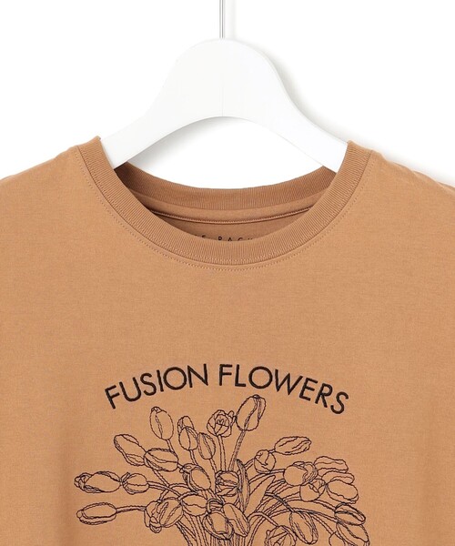 23区 L(ニジュウサンクオオキイサイズ)の「【洗える】JANE PACKERコラボ フラワー刺繍 Tシャツ(Tシャツ/カットソー・レディース・ホワイト系/グレー系/黄土色系/モスグリーン系・44/46)」の17枚目の写真