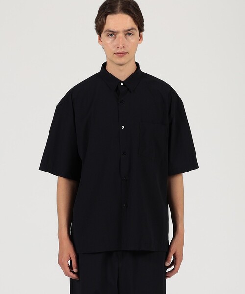 EDITION（エディション）の「リサイクルナイロン 半袖シャツ（シャツ/ブラウス・メンズ・カーキ/ブラック・M/S）」の4枚目の写真