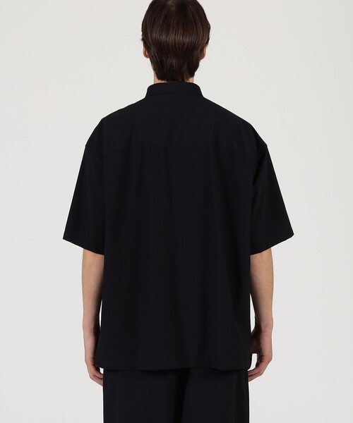 EDITION（エディション）の「リサイクルナイロン 半袖シャツ（シャツ/ブラウス・メンズ・カーキ/ブラック・M/S）」の13枚目の写真