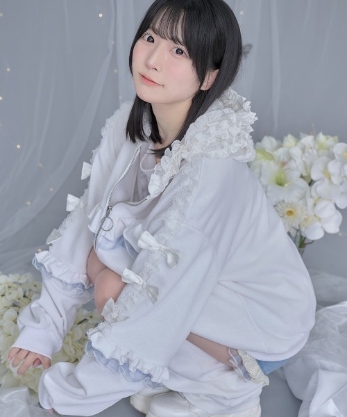 ililil/イルイルイル』【生クリームフリルのバブみ全開2wayパーカー