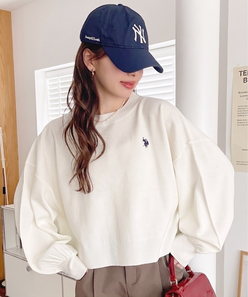 U.S. POLO ASSN.(ユーエスポロアッスン)の「【Ada.別注 U.S. POLO ASSN】ボリュームスリーブ クロップド ベーシック ニット(ニット/セーター・レディース・ネイビー/アイボリー/カーキ・M)」の2枚目の写真
