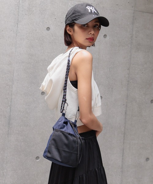 PAGEBOY（ページボーイ）の「カラビナナイロンキンチャク（ショルダーバッグ・レディース・ネイビー/レッド系その他/ブラック・FREE）」の15枚目の写真