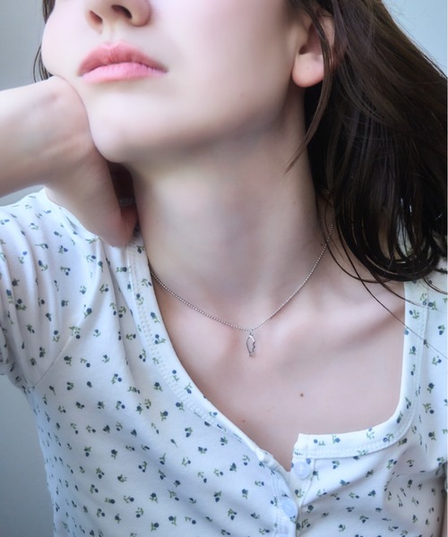 mellowneon(メロウネオン)の「エンジェルフェザーネックレス(ネックレス・レディース・シルバー/ゴールド・FREE)」の7枚目の写真