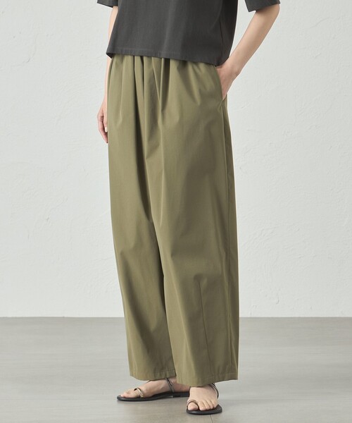 CAST:（キャストコロン）の「【はっ水機能】ギャザーフォルムパンツ（その他パンツ・レディース・グリーン系その他7/オフホワイト/ブラック・S/M）」の3枚目の写真