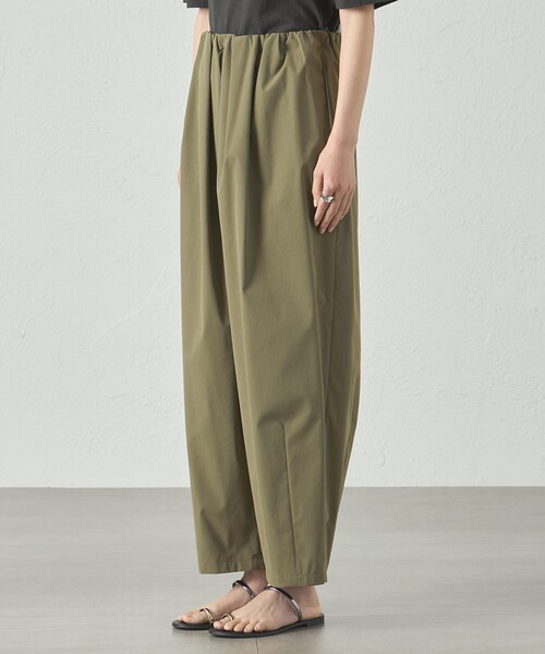 CAST:（キャストコロン）の「【はっ水機能】ギャザーフォルムパンツ（その他パンツ・レディース・グリーン系その他7/オフホワイト/ブラック・S/M）」の7枚目の写真