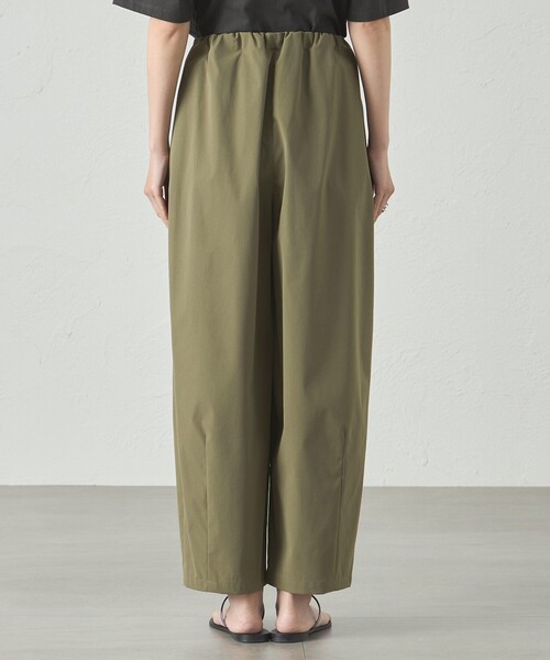 CAST:（キャストコロン）の「【はっ水機能】ギャザーフォルムパンツ（その他パンツ・レディース・グリーン系その他7/オフホワイト/ブラック・S/M）」の8枚目の写真