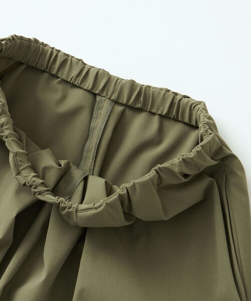 CAST:（キャストコロン）の「【はっ水機能】ギャザーフォルムパンツ（その他パンツ・レディース・グリーン系その他7/オフホワイト/ブラック・S/M）」の10枚目の写真