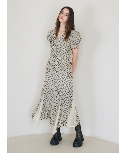 COEL（コエル）の「小花柄ジャガードイレヘムスカート（スカート・レディース・ブラック/ベージュ・38/36）」の2枚目の写真