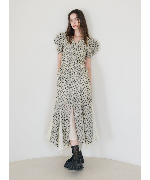 COEL（コエル）の「小花柄ジャガードイレヘムスカート（スカート・レディース・ブラック/ベージュ・38/36）」の4枚目の写真