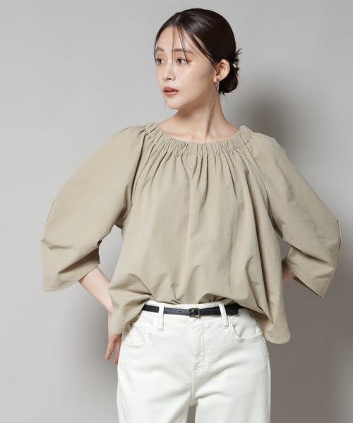 NANO universe（ナノユニバース）の「ボリュームギャザータックスリーブブラウス（シャツ/ブラウス・レディース・ベージュ/ブラウン/ブラック・FREE）」の3枚目の写真