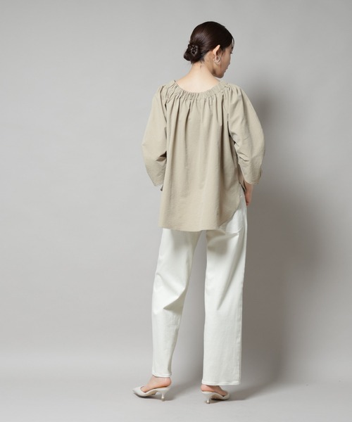 NANO universe（ナノユニバース）の「ボリュームギャザータックスリーブブラウス（シャツ/ブラウス・レディース・ベージュ/ブラウン/ブラック・FREE）」の16枚目の写真