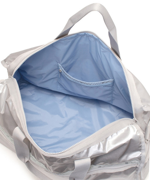 LeSportsac（レスポートサック）の「DELUXE LG WEEKENDER フロストシルバーシャイン（ボストンバッグ・レディース・シルバー・FREE）」の11枚目の写真